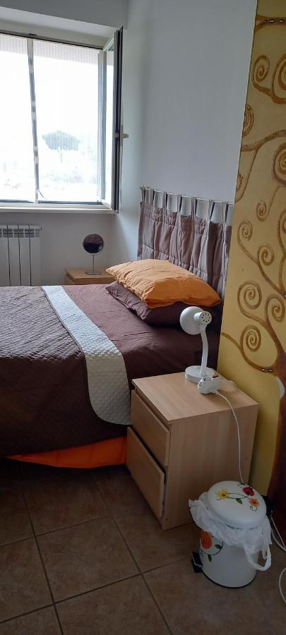 A Santy'S Roomsbagno Condiviso Shared Both2Piano No Lift No Shuttle -No Pasti No Meal,- A Pagamento Air Condit For A Fee Extra Bed For A Fee-Letto Extra A Pagamento -3 Minuti A Piedi Da Bus Per Fiera Di Roma Fiumicino Exteriör bild